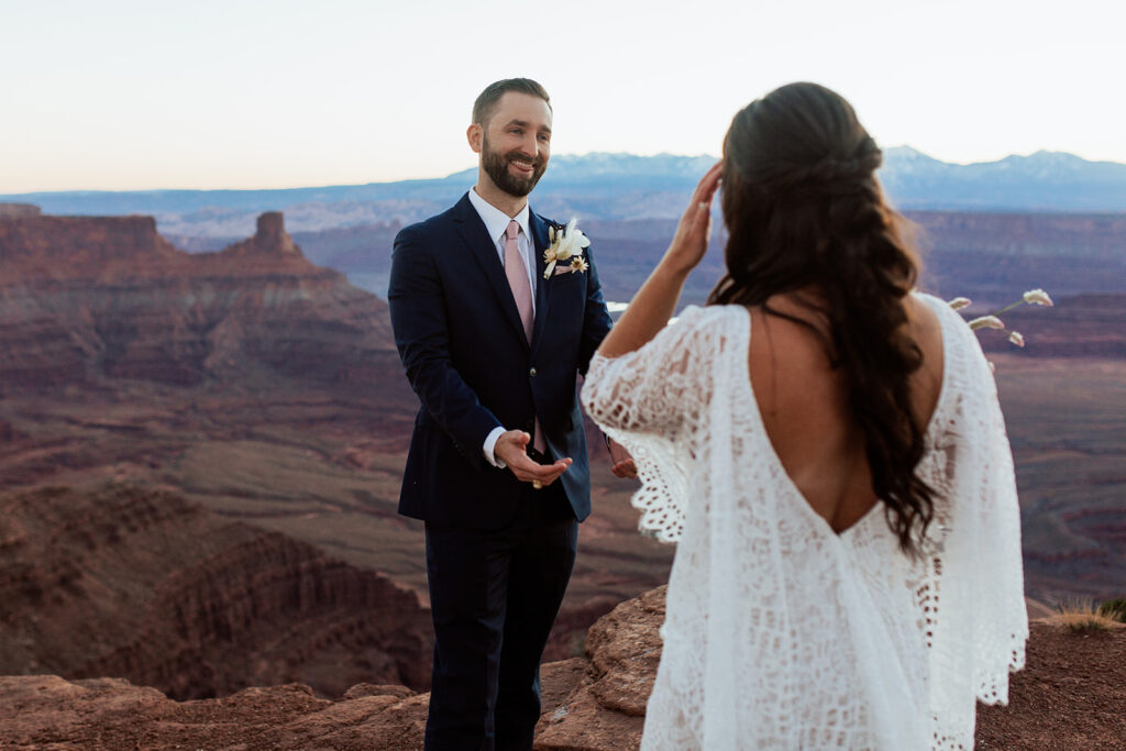 first look at sunrise Dead Horse Point State Park elopement