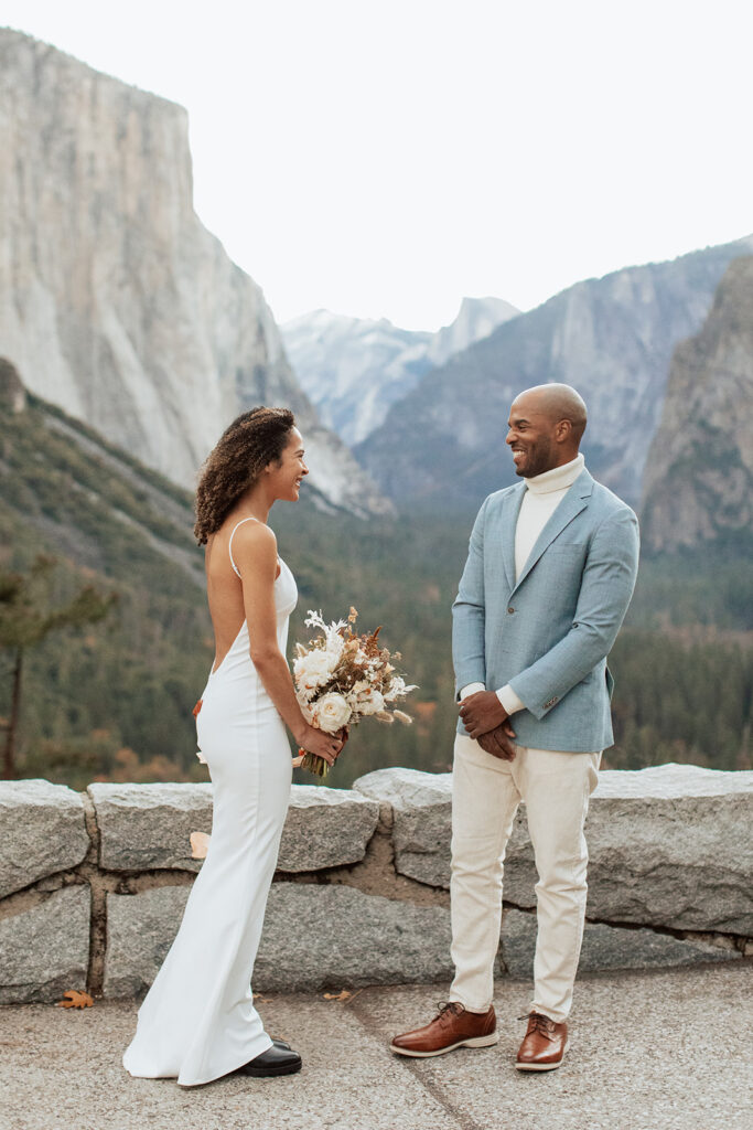 couple has first look in Tunnel View